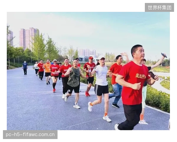 教练组引入科学训练手段，帮助球员通过呼吸调节应对高原心率飙升。